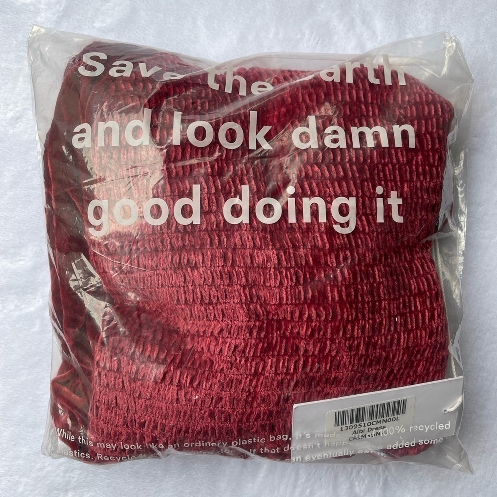 NWT Reformation Albi Velvet Dress in Crimson Red Large - Picture 2 of 5